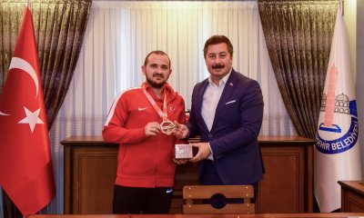 TÜRKİYE ŞAMPİYONU YENİŞEHİR’DEN